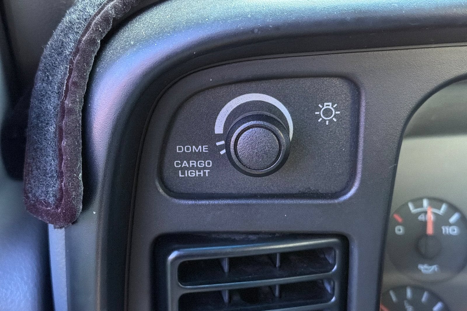 1997 Dodge Ram 1500 2DR REG 119WB 4WD