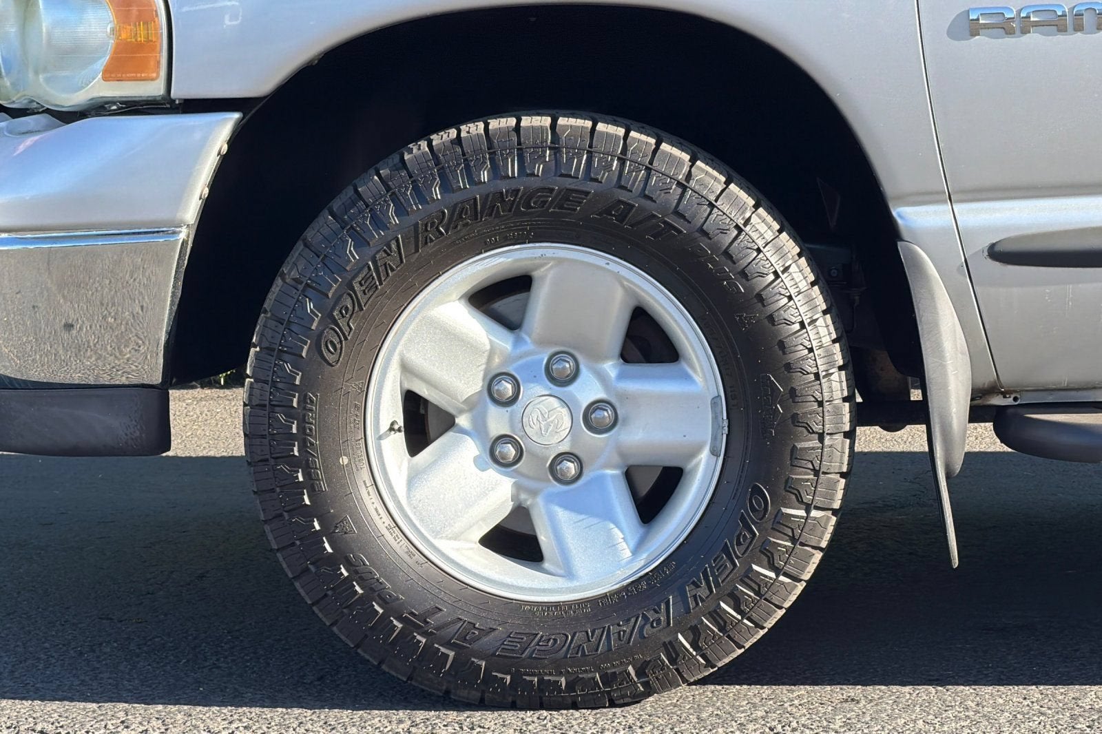 2002 Dodge Ram 1500 REG 140.5WB 4X4