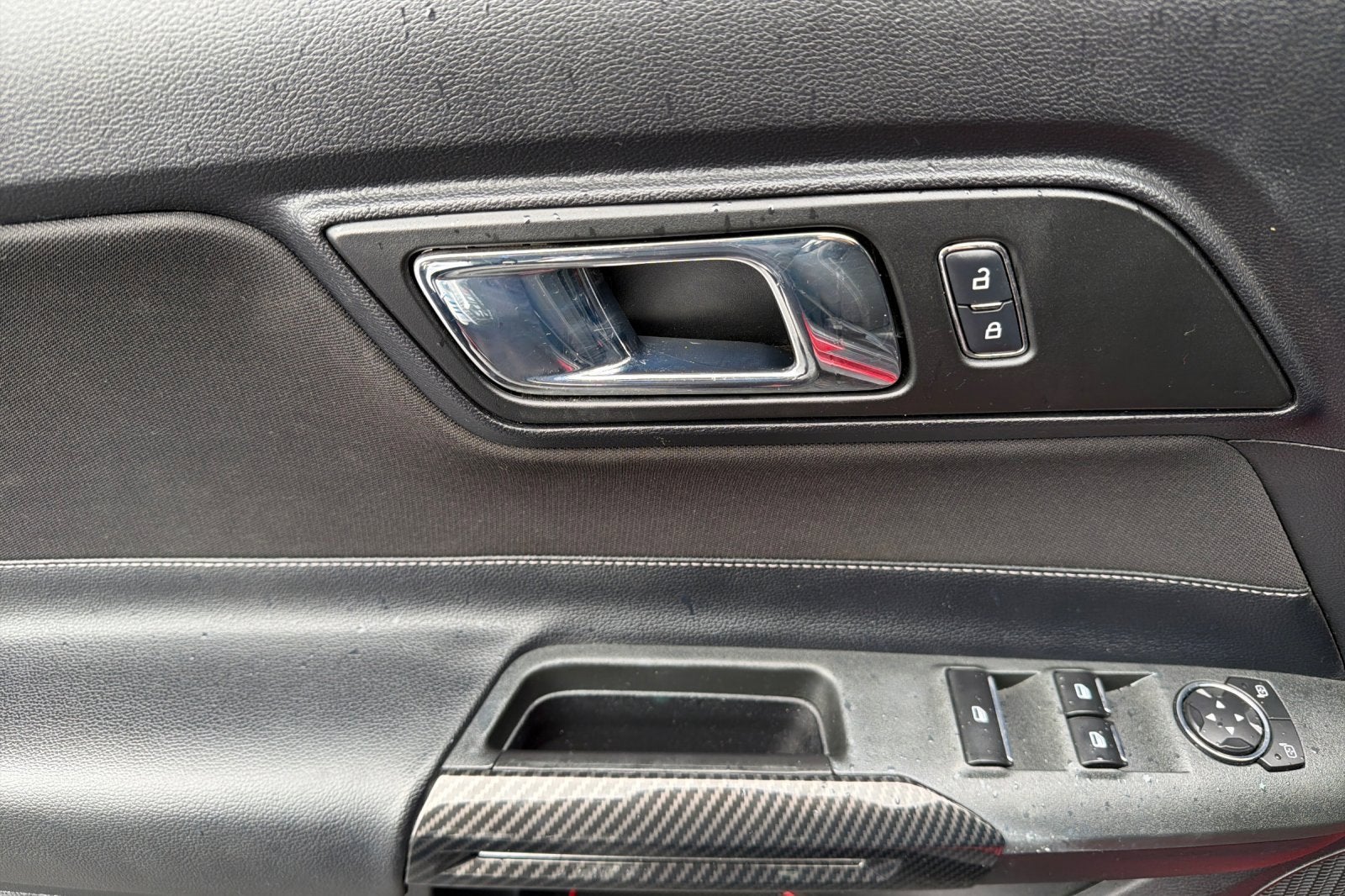 2016 Ford Mustang V6