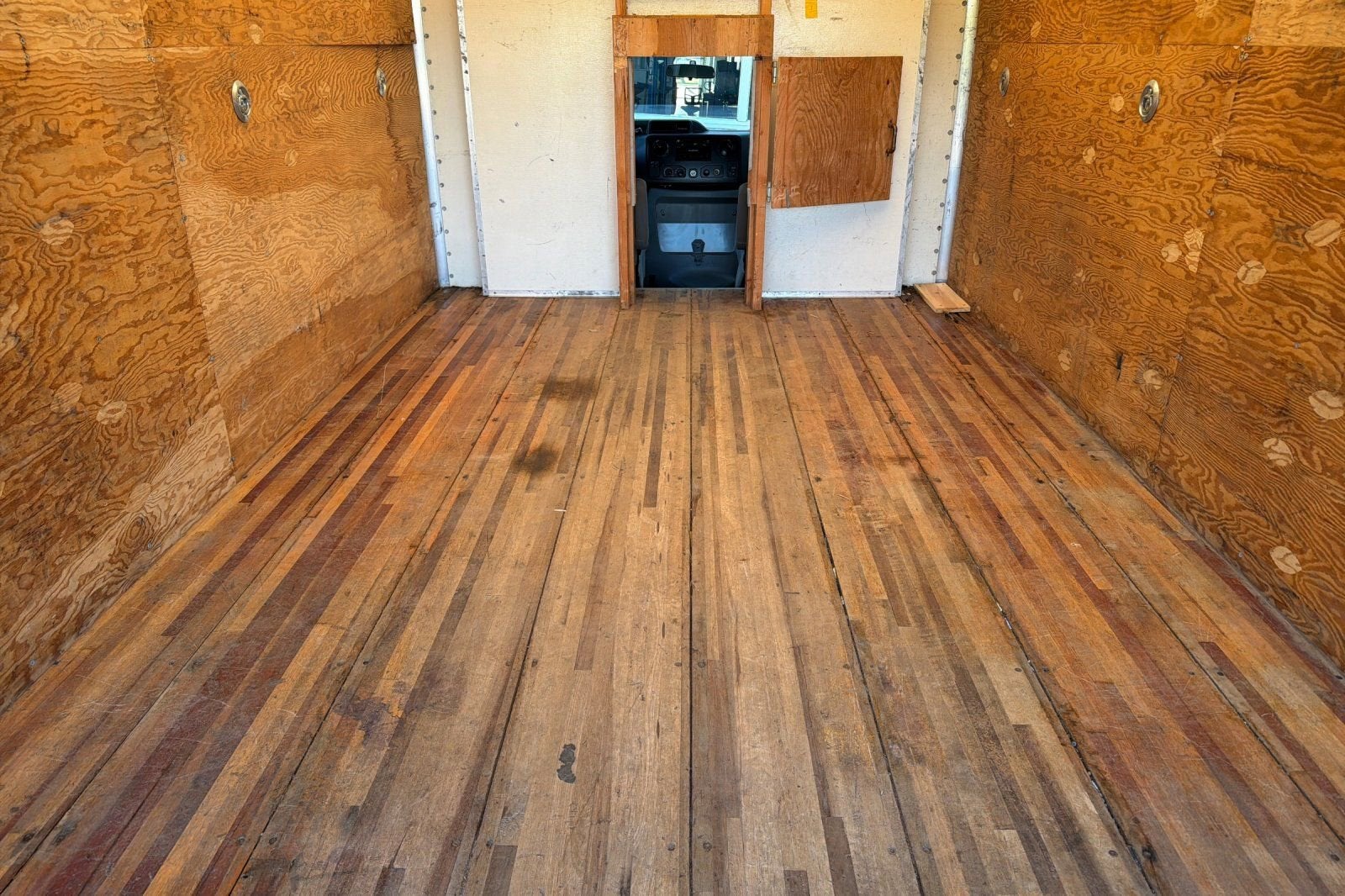 2011 Ford Econoline Commercial Cuta E-350 SUPER DUTY