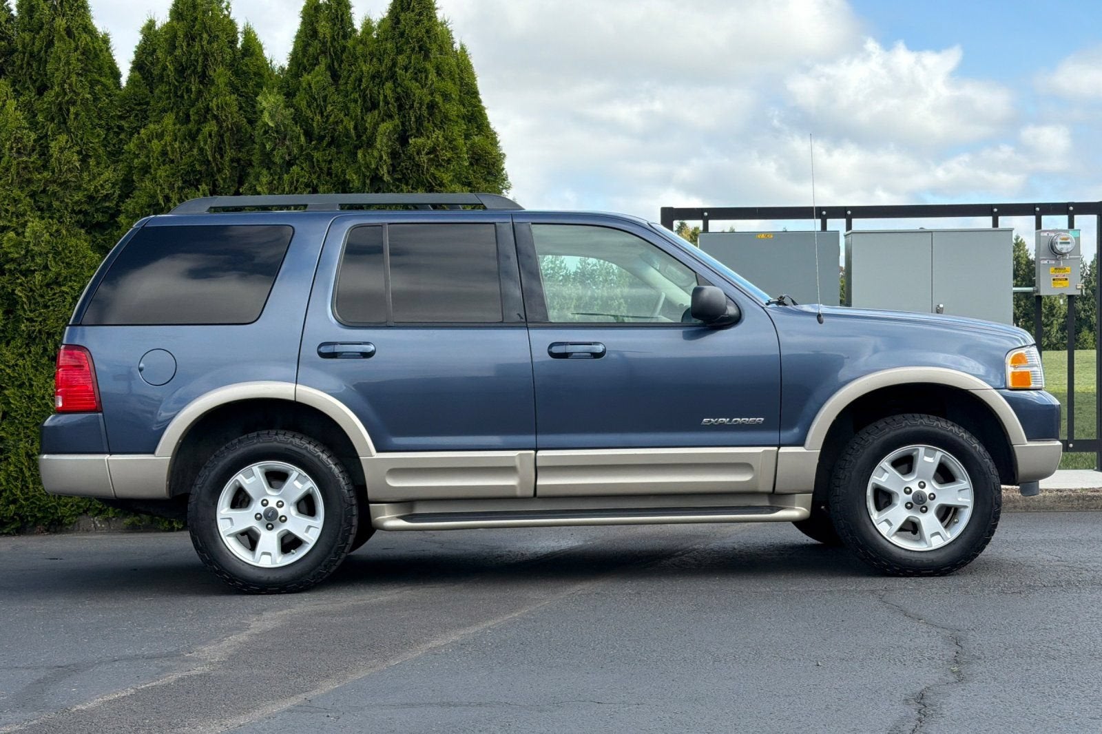 2005 Ford Explorer Eddie Bauer