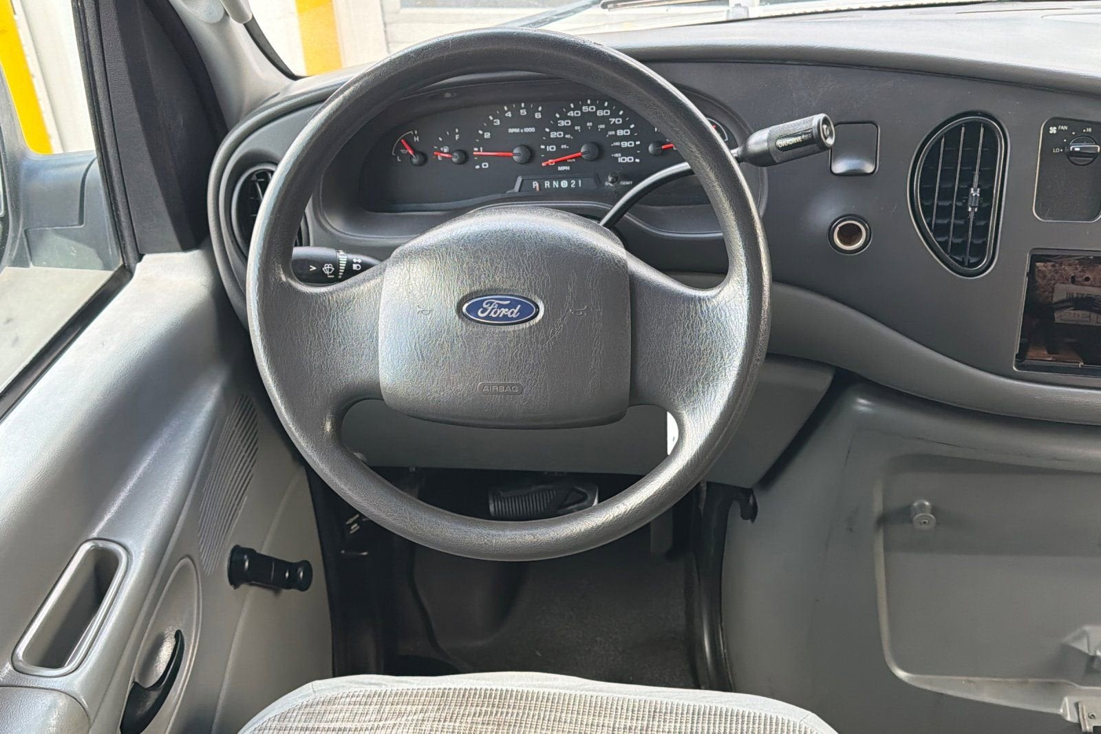 2004 Ford Econoline Cargo Van VAN E-150