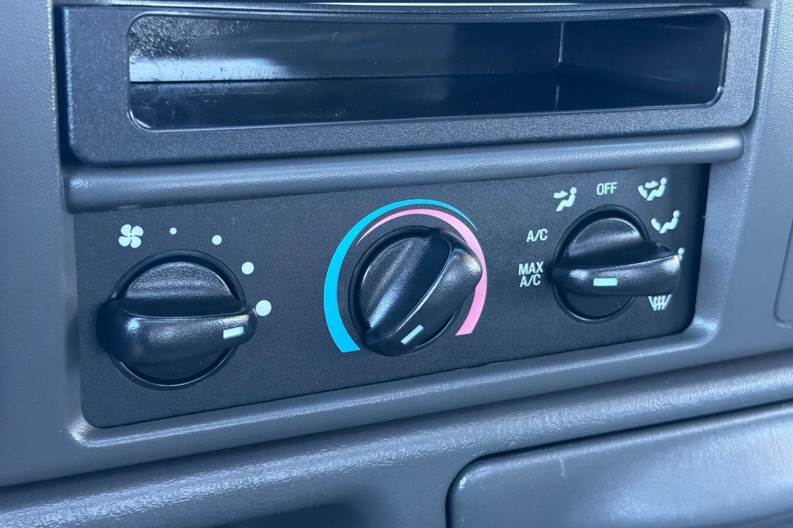2003 Ford Super Duty F-350 SRW XL
