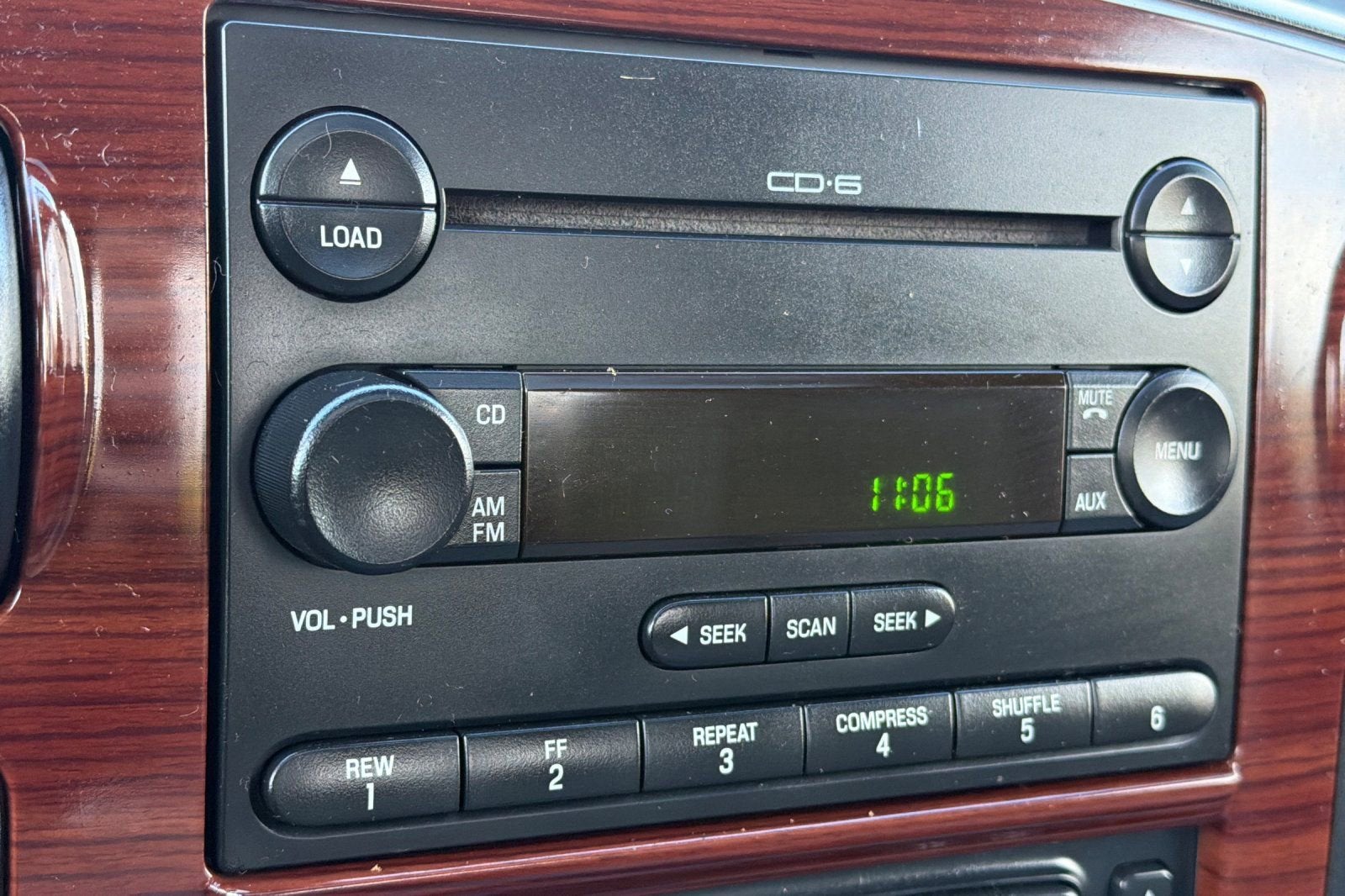 2005 Ford Super Duty F-350 SRW XL