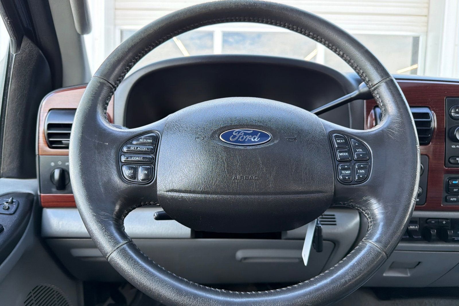 2005 Ford Super Duty F-350 SRW XL