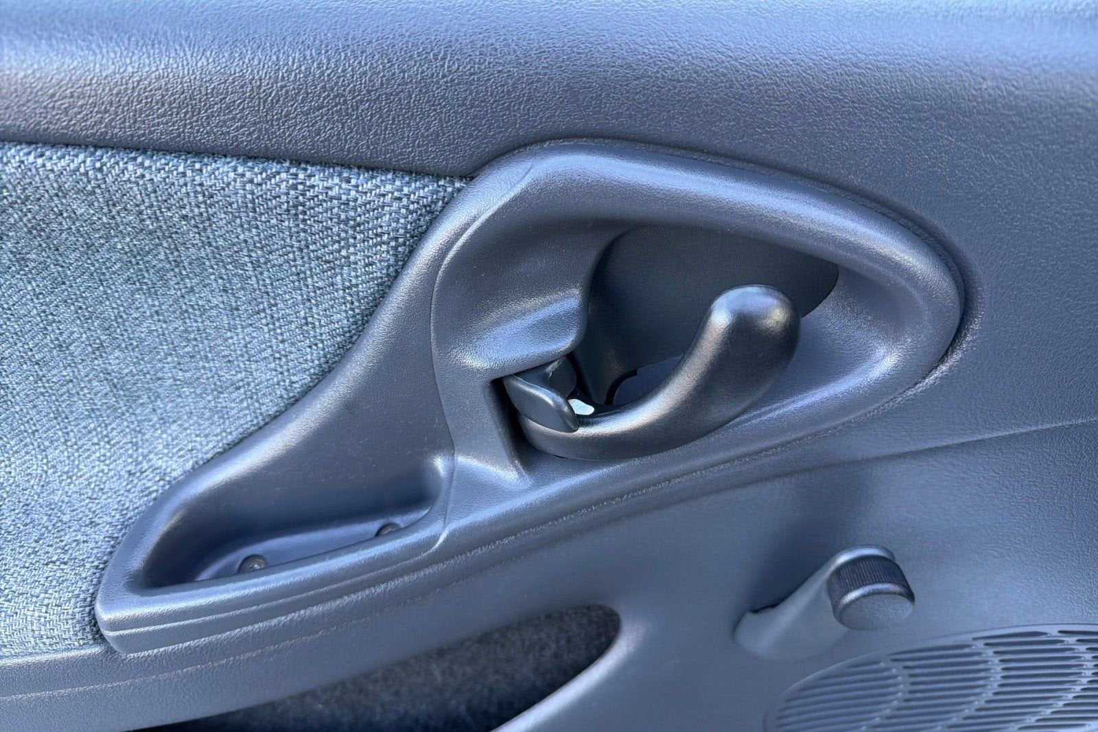 2004 Chevrolet Cavalier Base