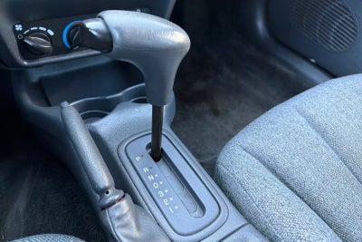 2004 Chevrolet Cavalier Base