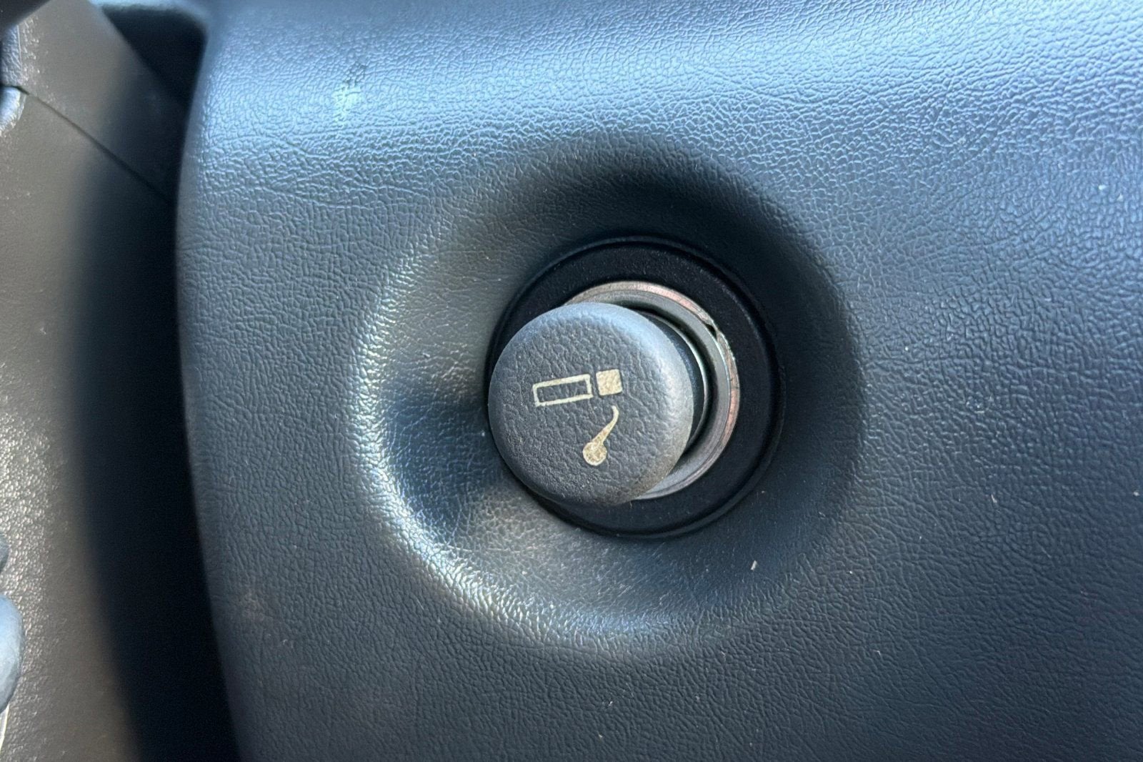 2004 Chevrolet Cavalier Base