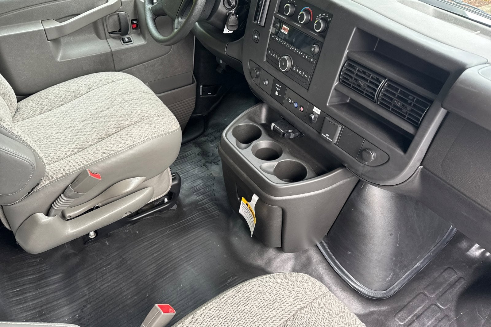 2025 Chevrolet Express Cutaway 3500 1WT