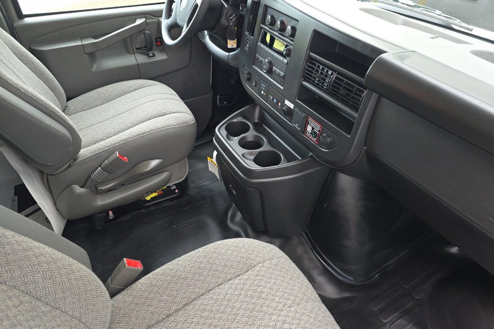 2025 Chevrolet Express Cutaway 3500 1WT