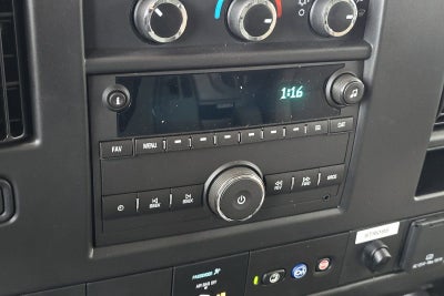 2025 Chevrolet Express Cutaway 3500 1WT