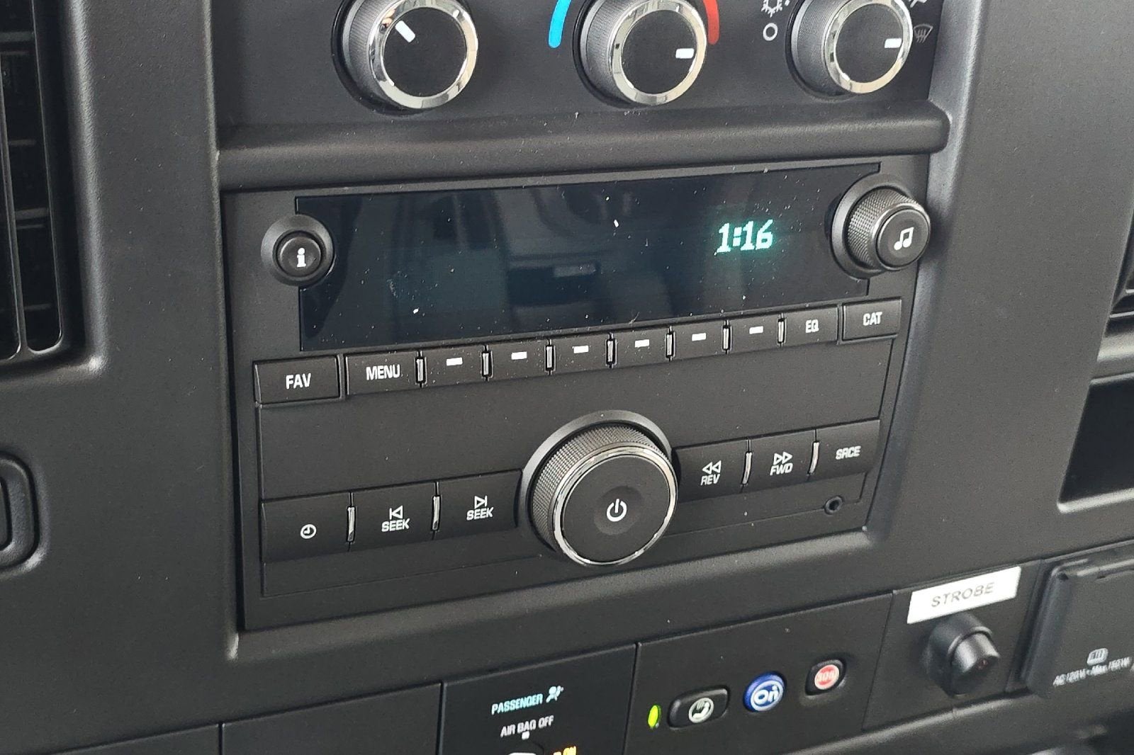 2025 Chevrolet Express Cutaway 3500 1WT