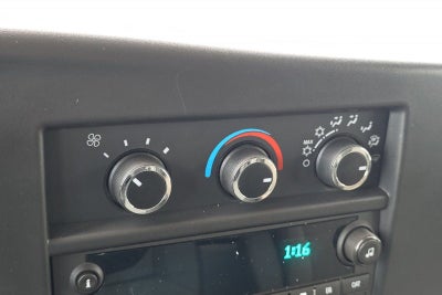 2025 Chevrolet Express Cutaway 3500 1WT