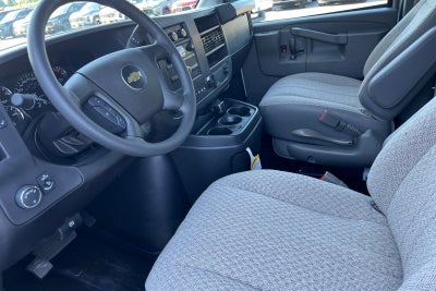 2025 Chevrolet Express Cutaway 3500 1WT