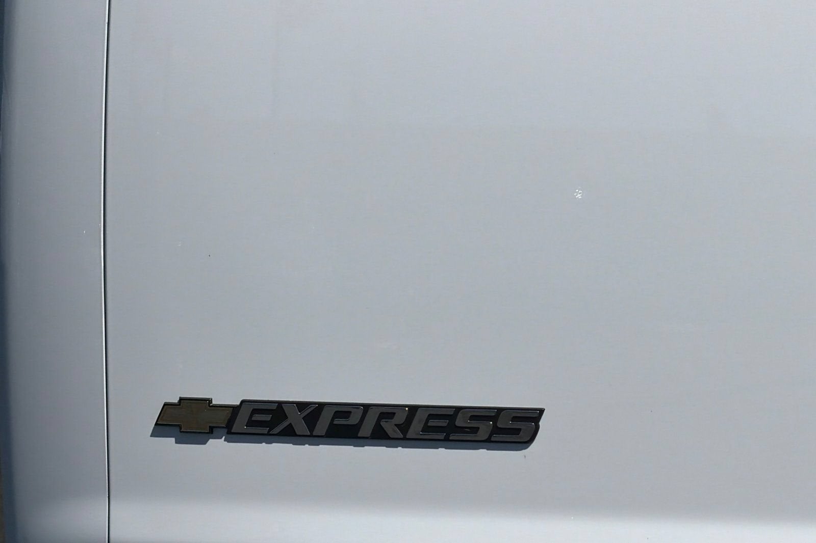 2026 Chevrolet Express Cargo 1WT