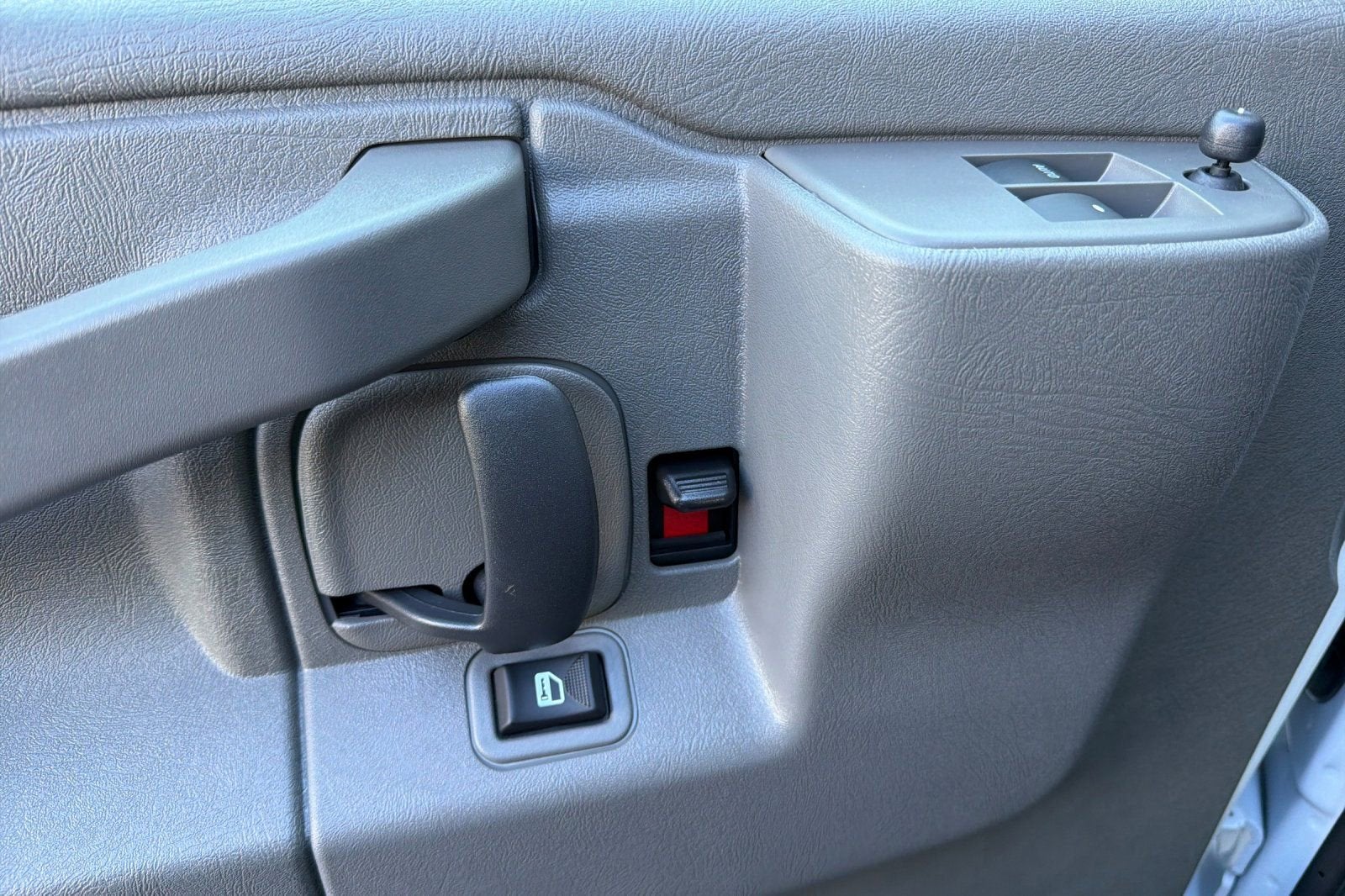 2026 Chevrolet Express Cargo 1WT