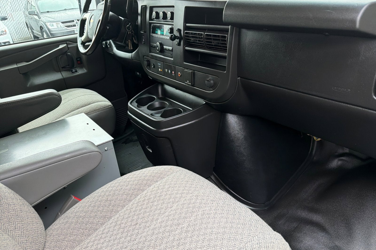 2017 Chevrolet Express Cargo 2500 2500 RWD 135"