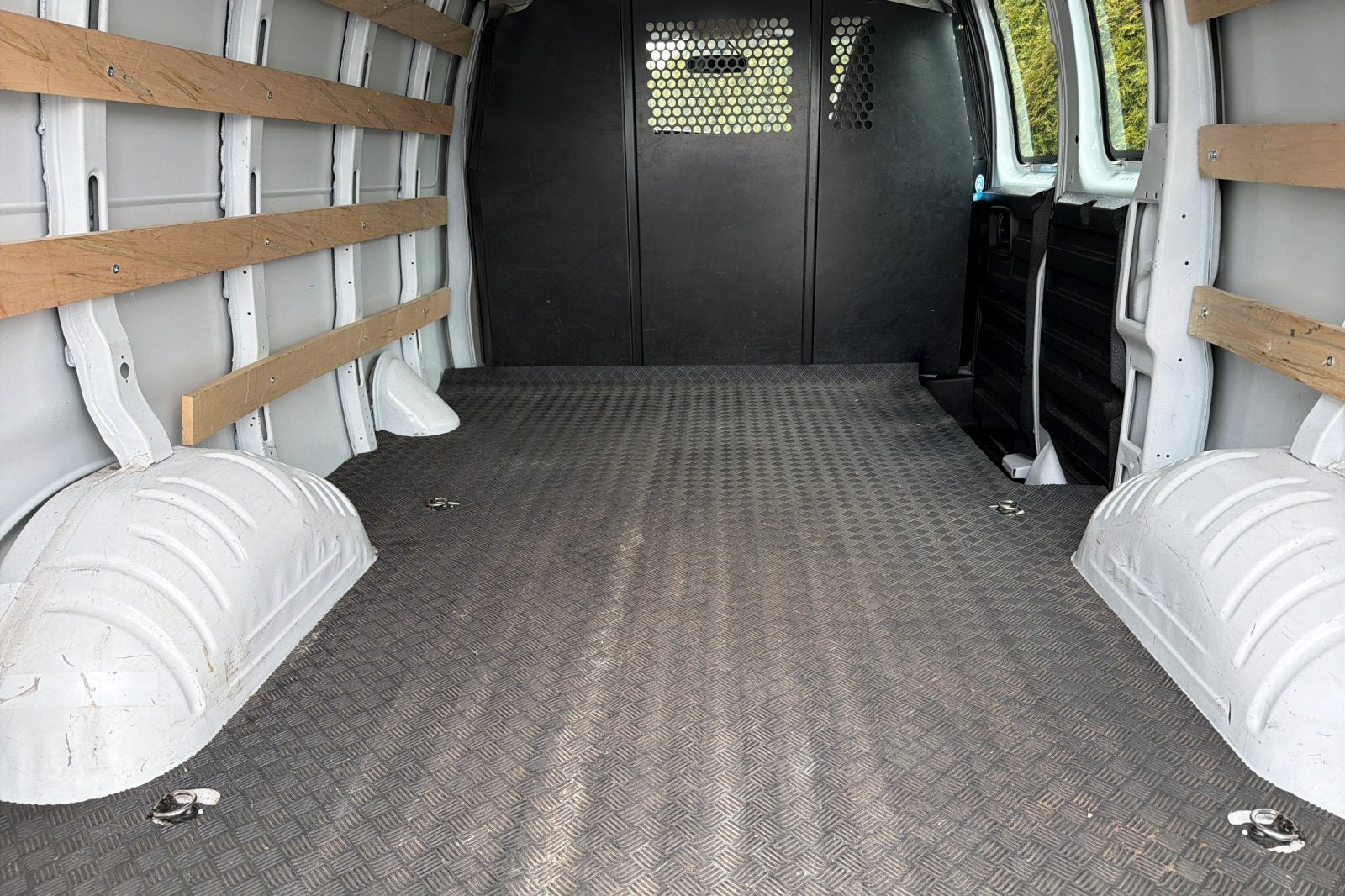 2024 Chevrolet Express Cargo 2500 WT