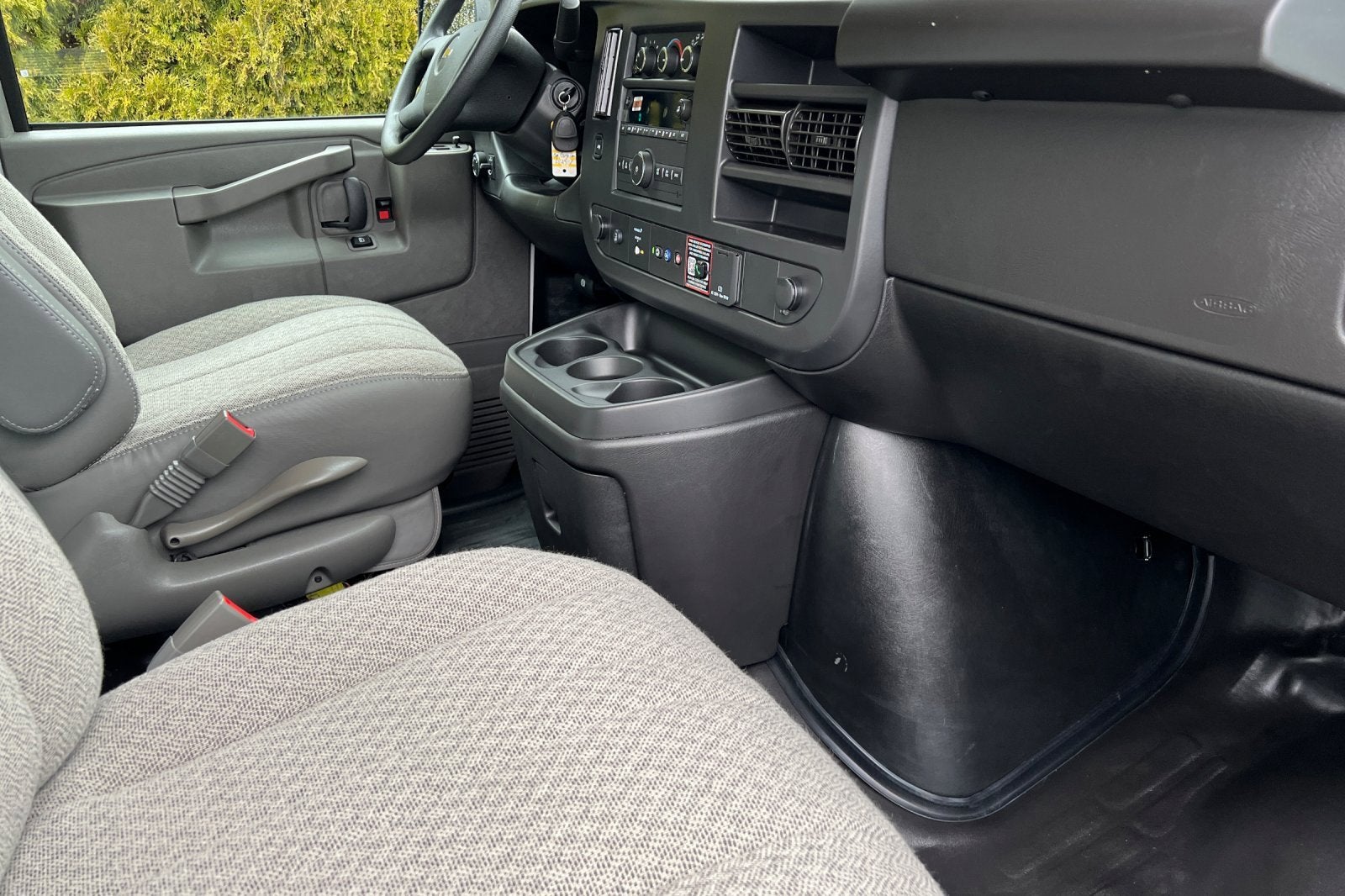 2025 Chevrolet Express Cargo 2500 WT