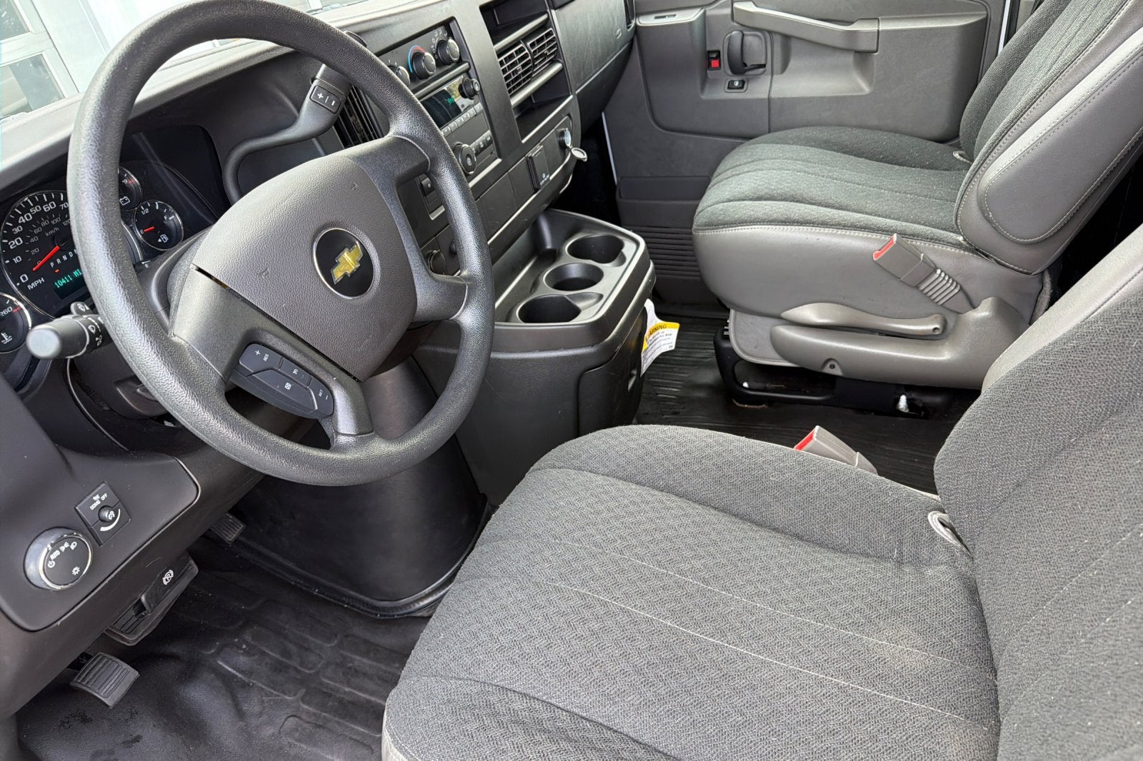 2025 Chevrolet Express Cargo WT