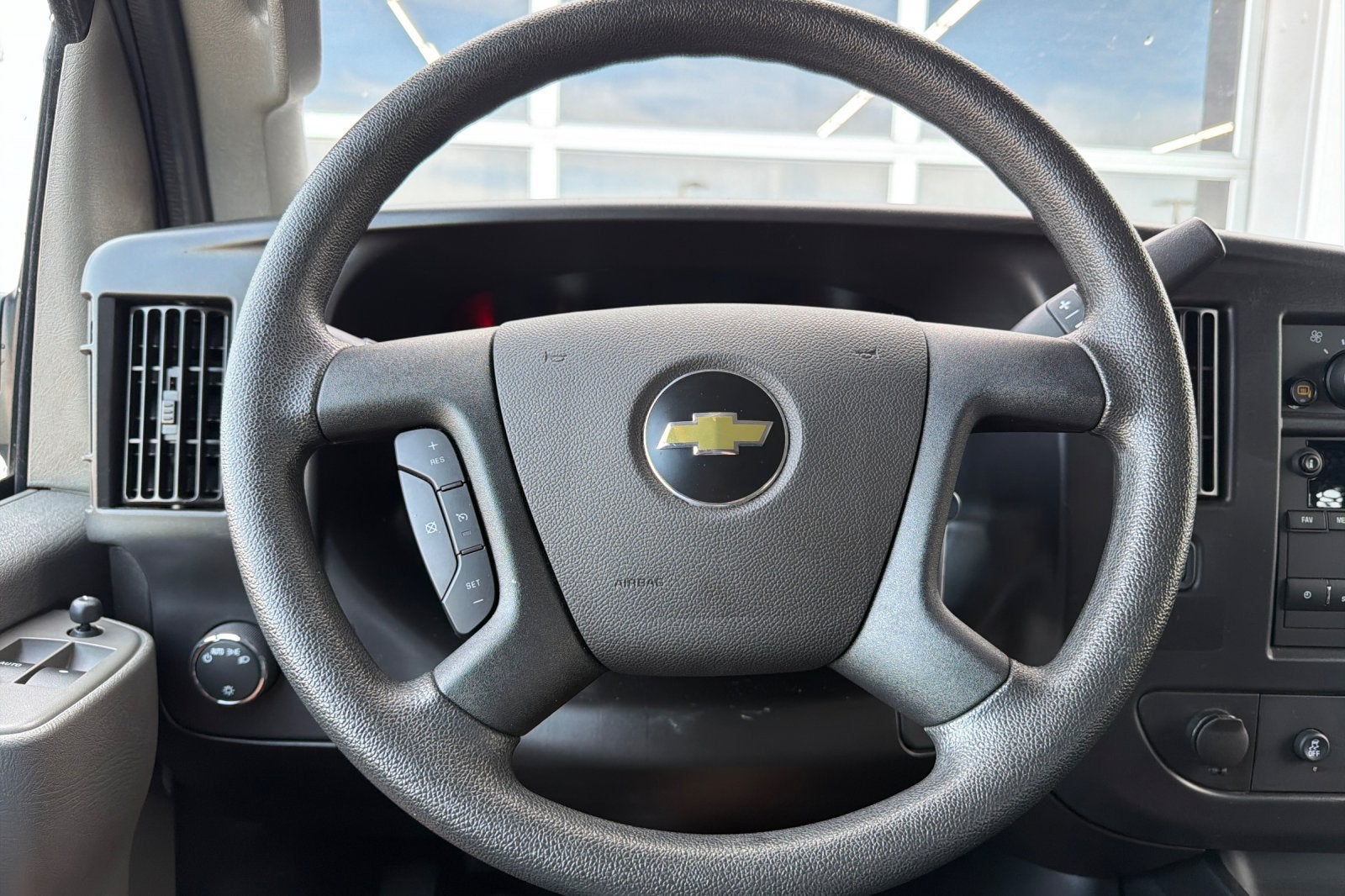 2025 Chevrolet Express Cargo WT