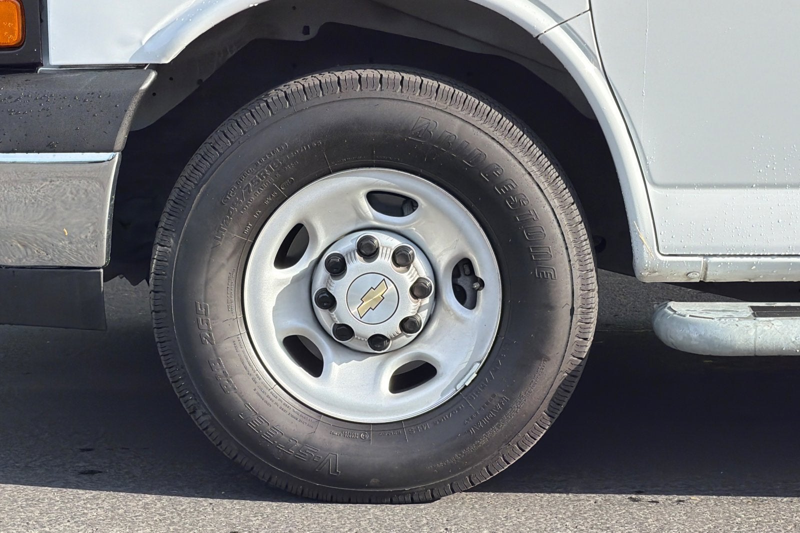 2025 Chevrolet Express Cargo WT