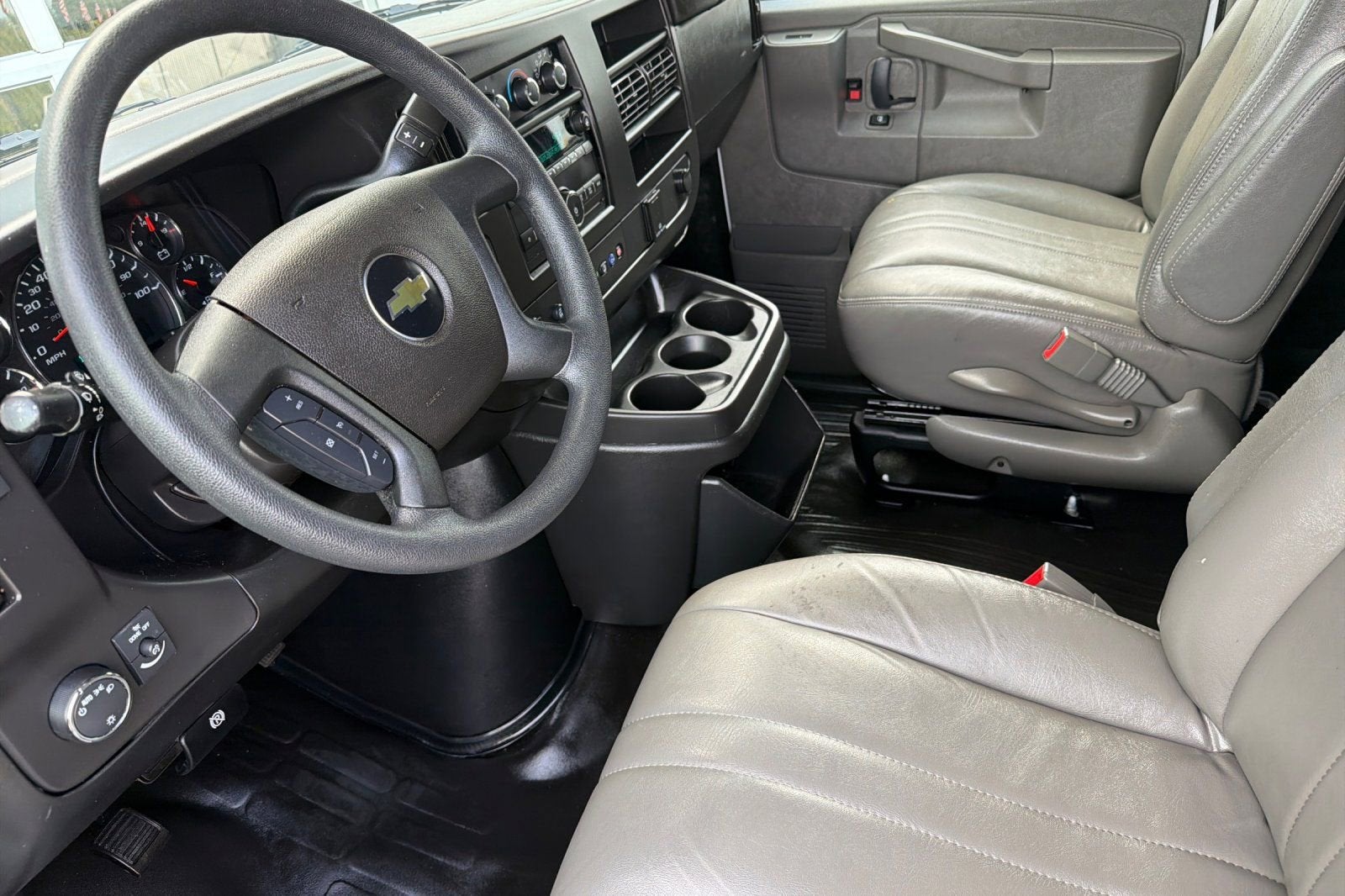 2024 Chevrolet Express Cargo 2500 WT