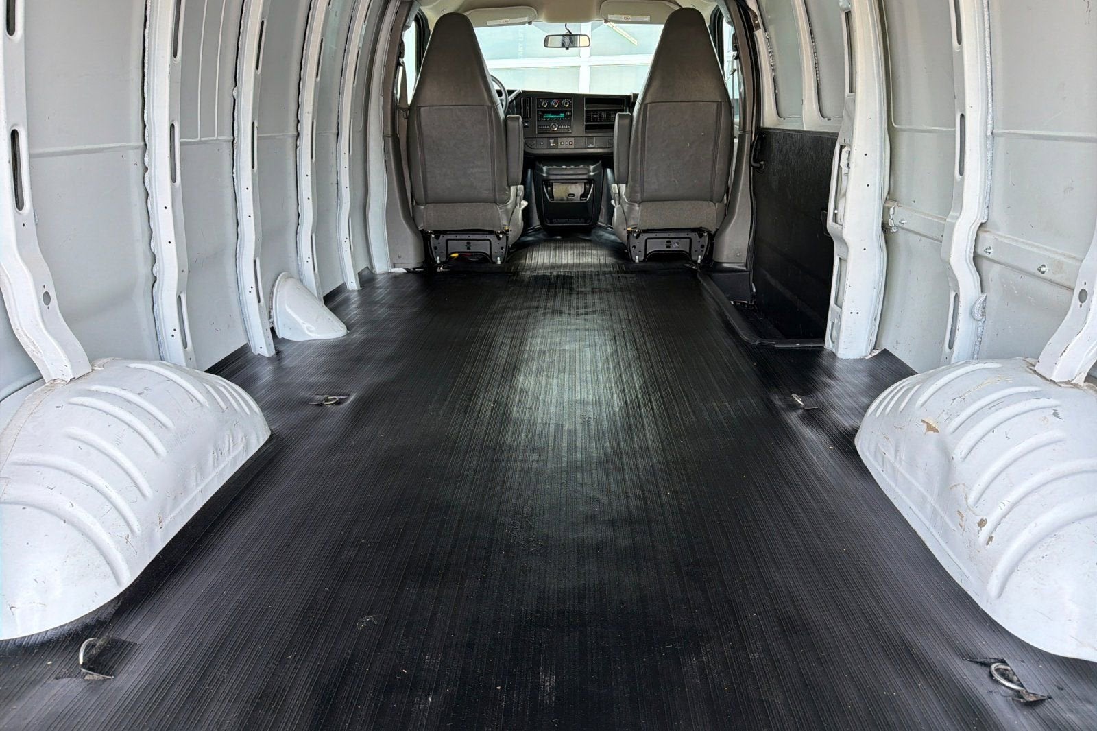 2024 Chevrolet Express Cargo 2500 WT