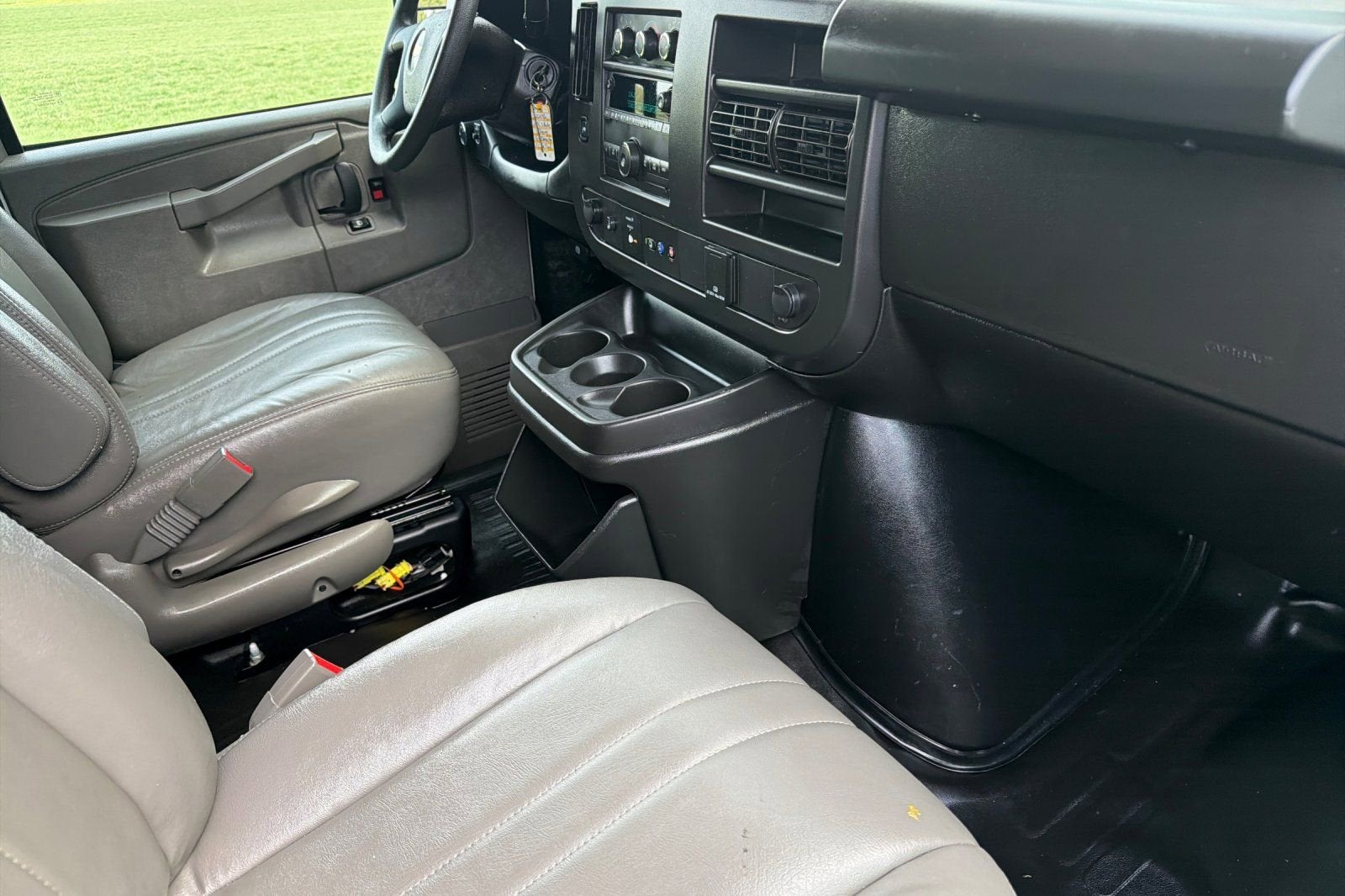 2024 Chevrolet Express Cargo 2500 WT