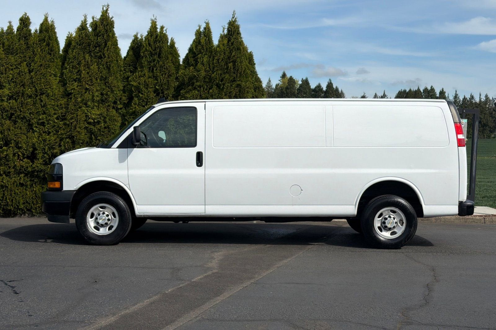 2024 Chevrolet Express Cargo 2500 WT