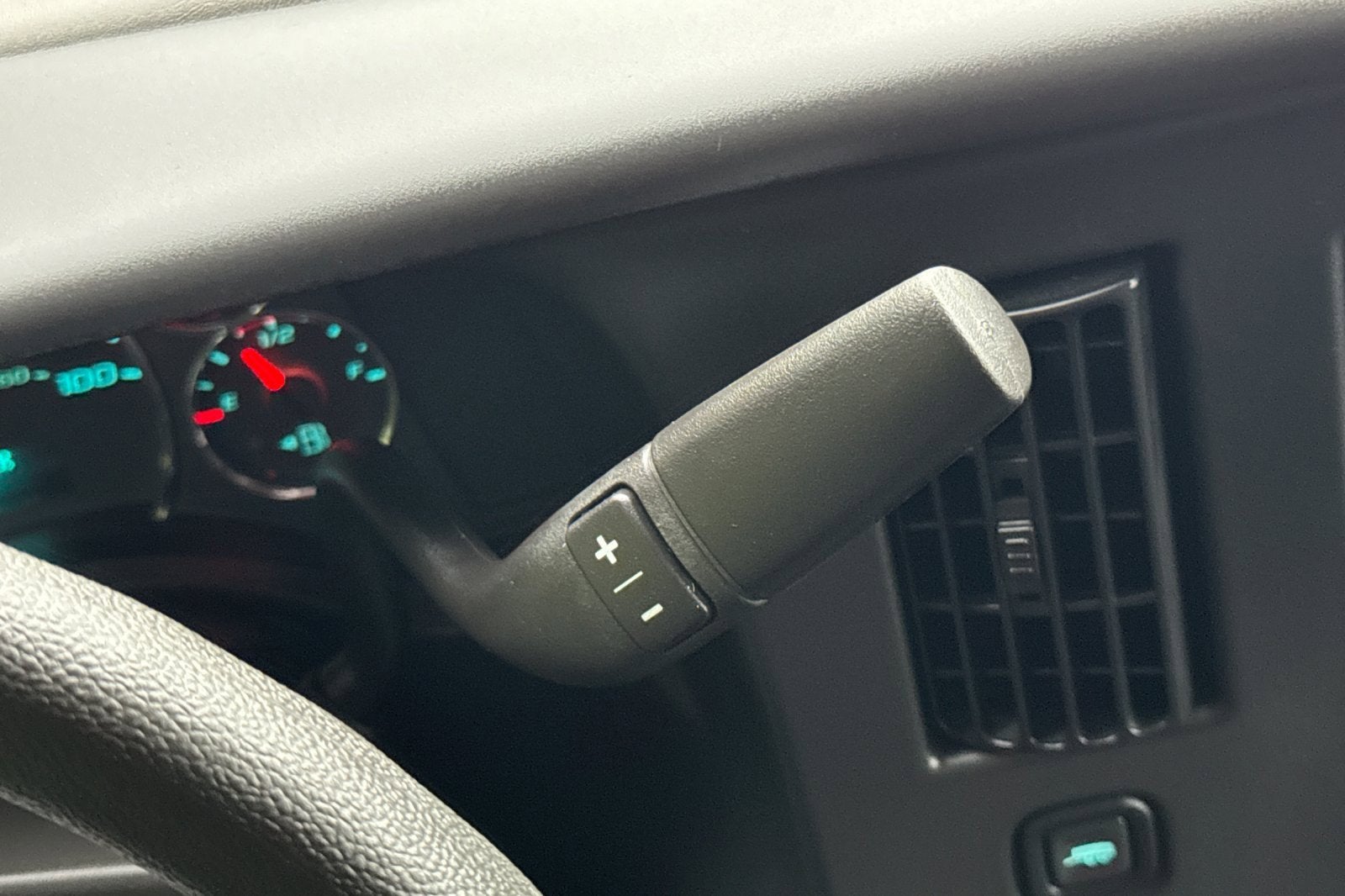 2025 Chevrolet Express Cargo 3500 WT