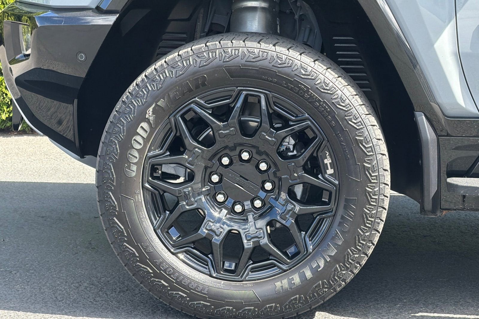 2024 GMC HUMMER EV SUV 2X
