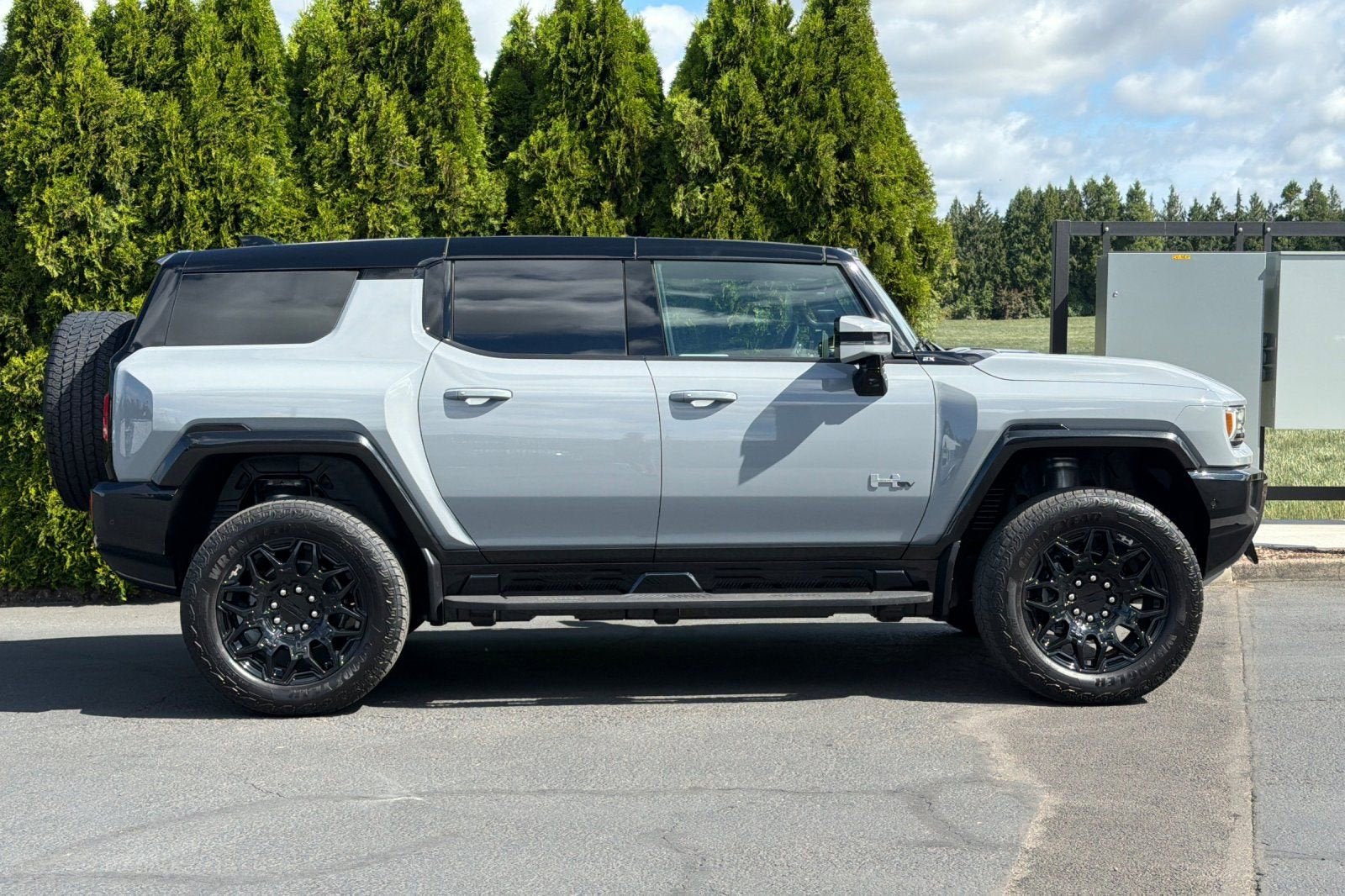 2024 GMC HUMMER EV SUV 2X
