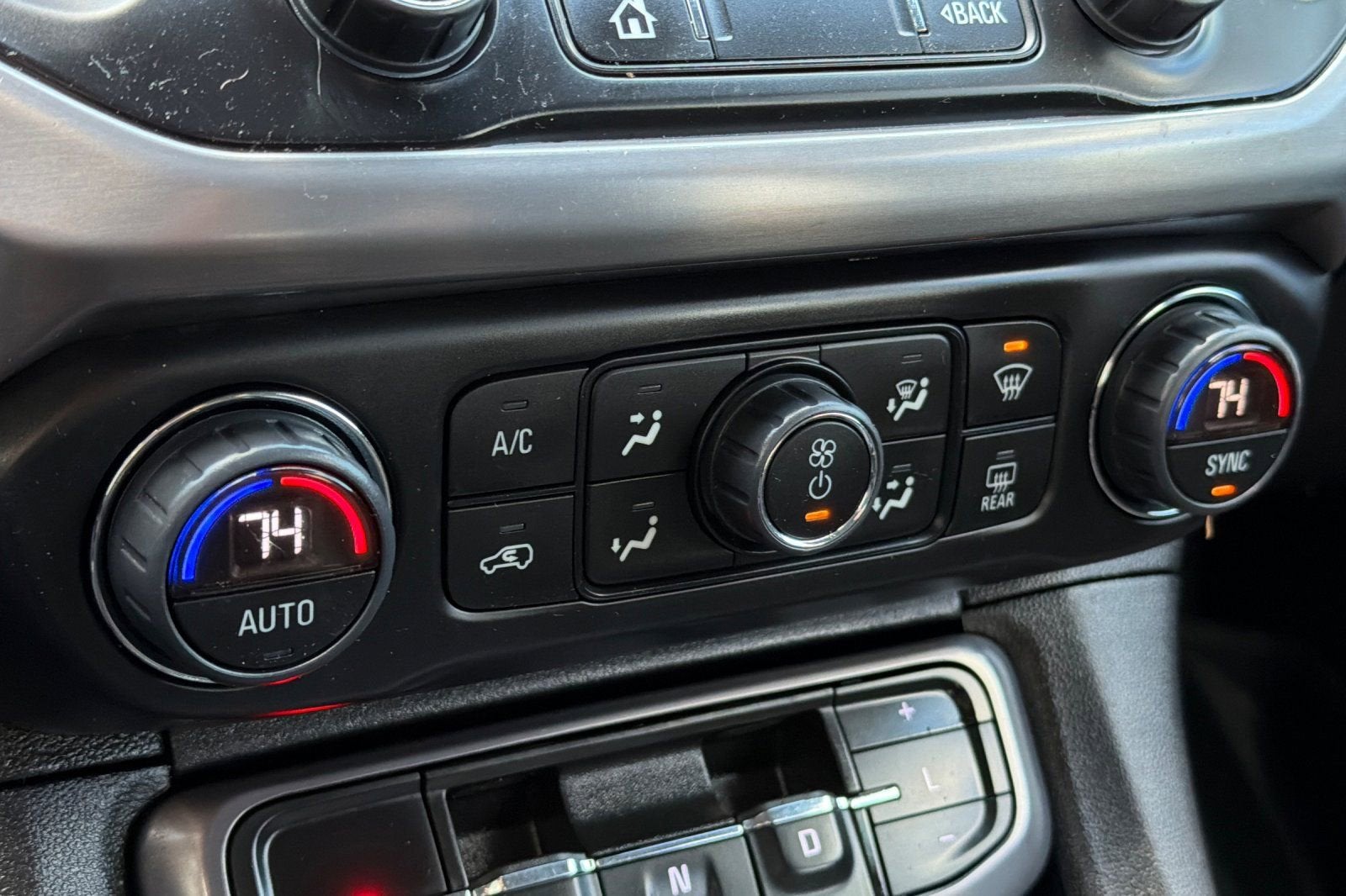 2022 GMC Acadia AT4