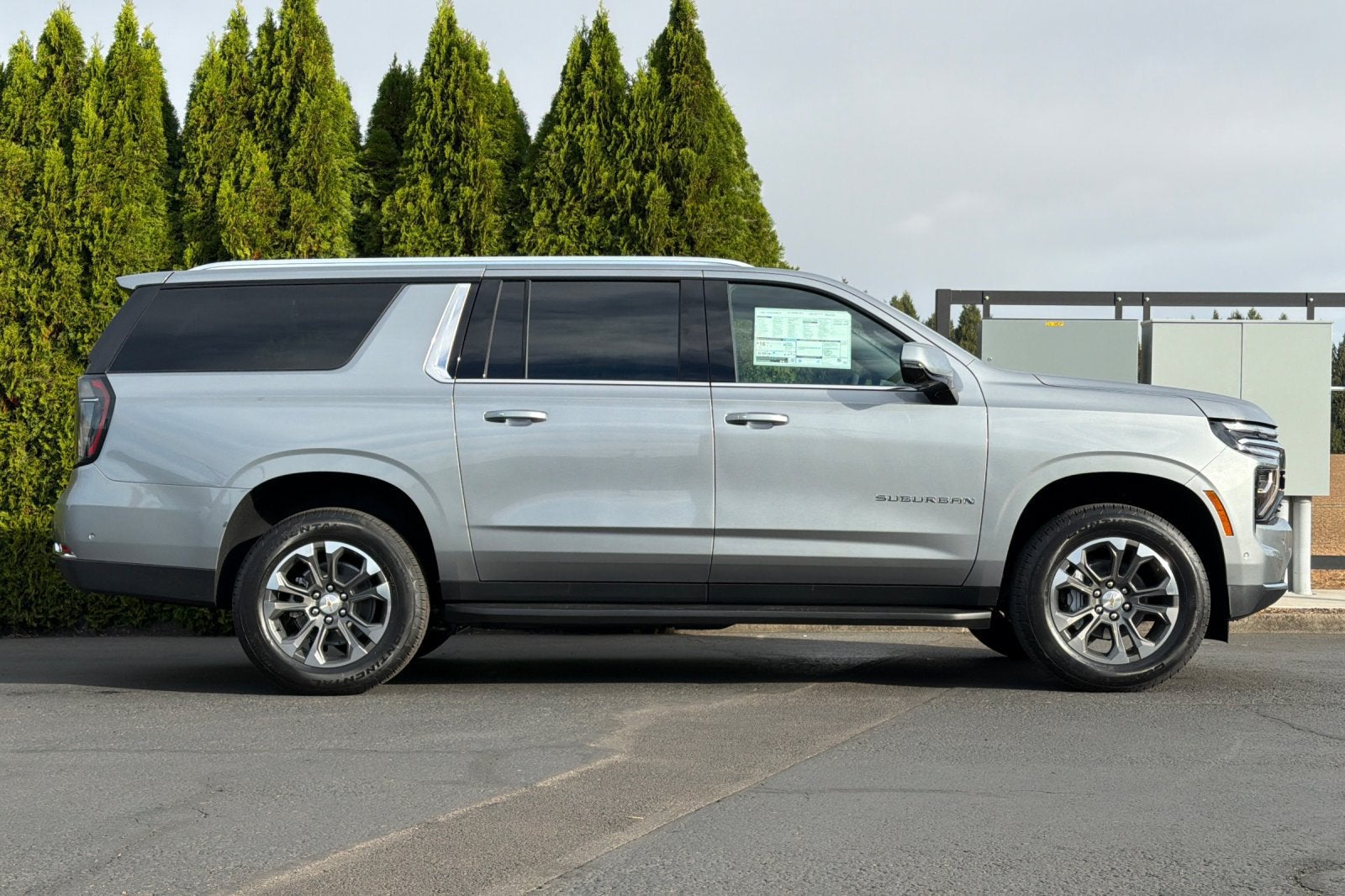 2027 Chevrolet Suburban LT