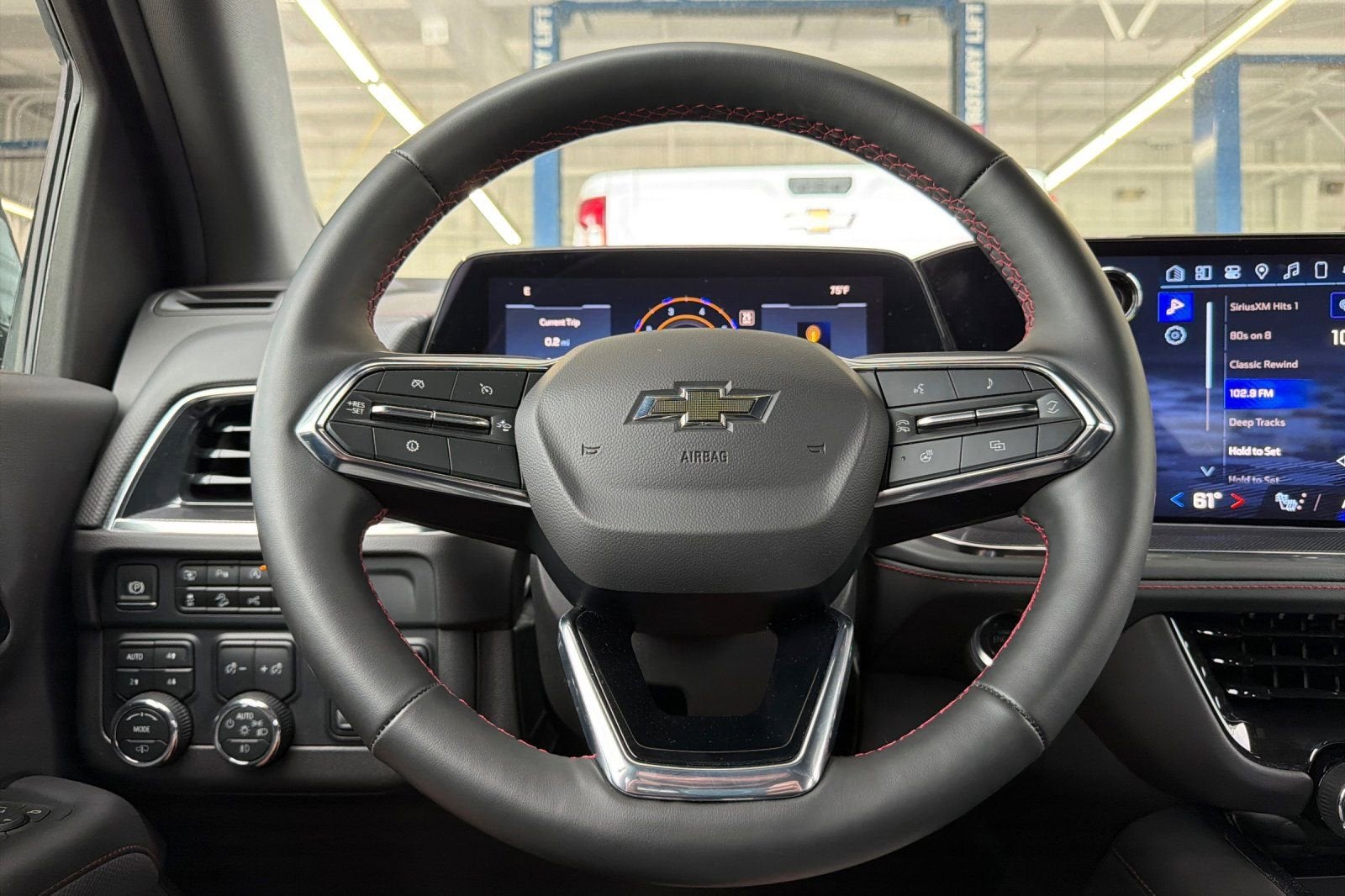 2025 Chevrolet Suburban RST