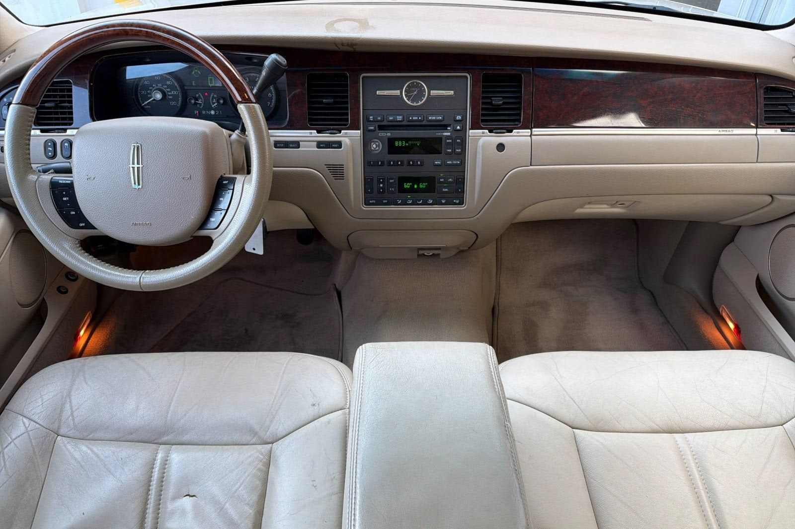 2006 Lincoln Town Car Signature Limited