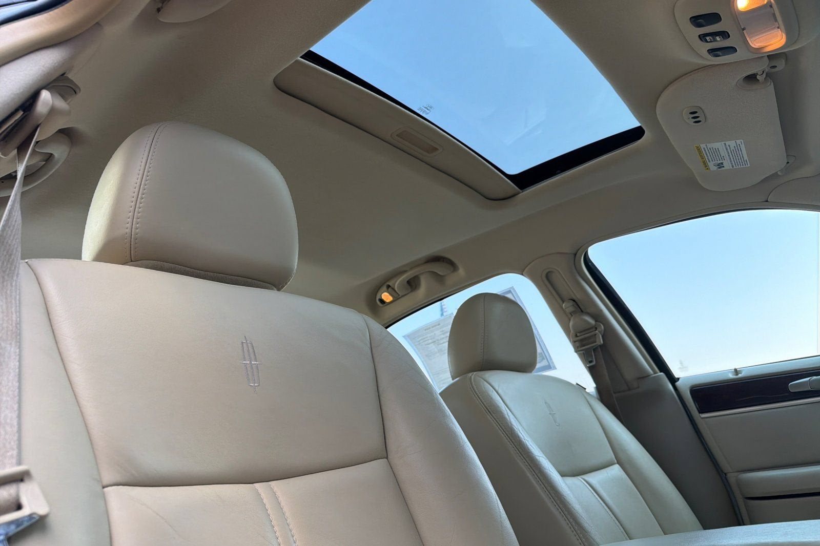 2006 Lincoln Town Car Signature Limited