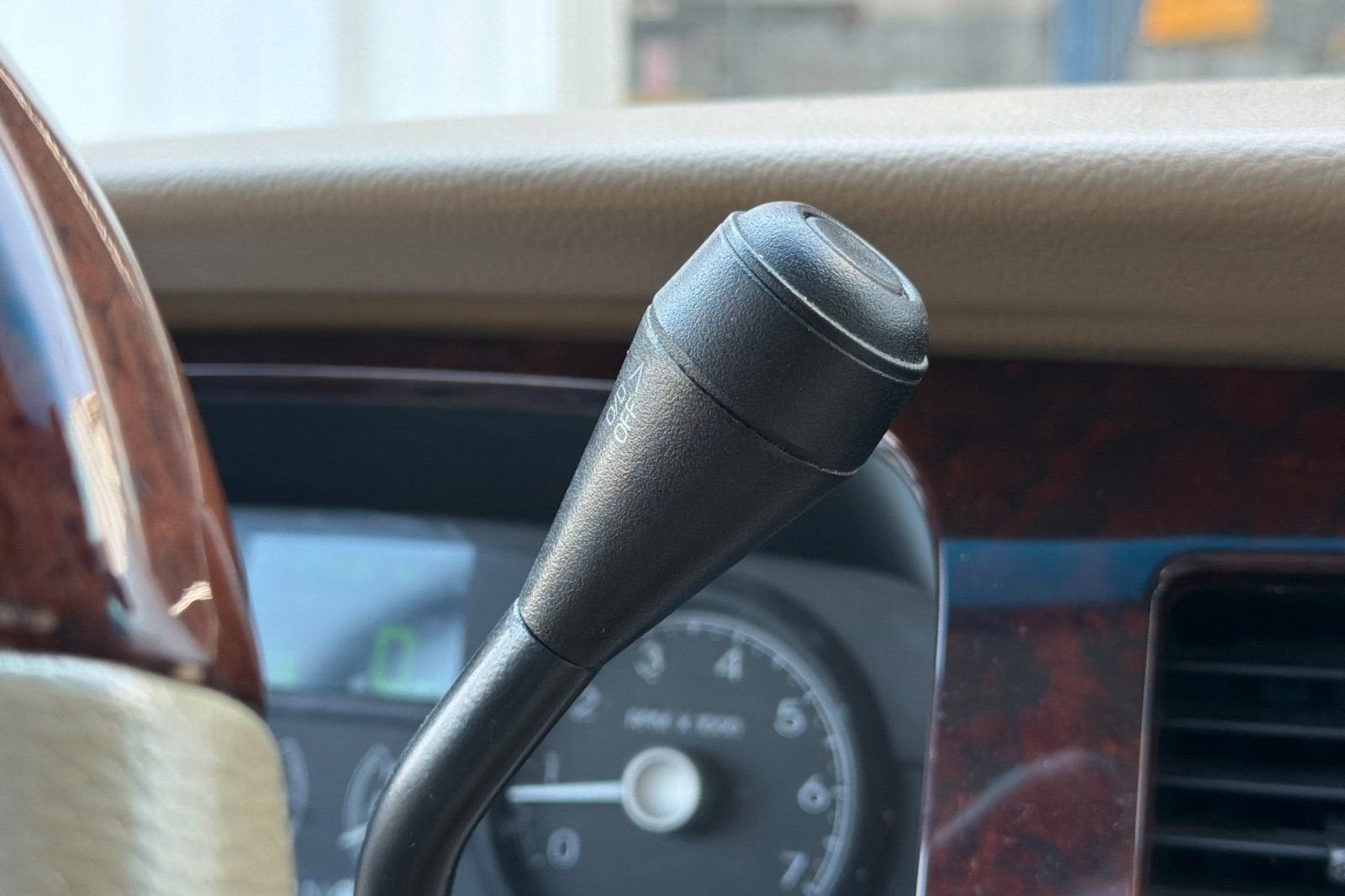 2006 Lincoln Town Car Signature Limited