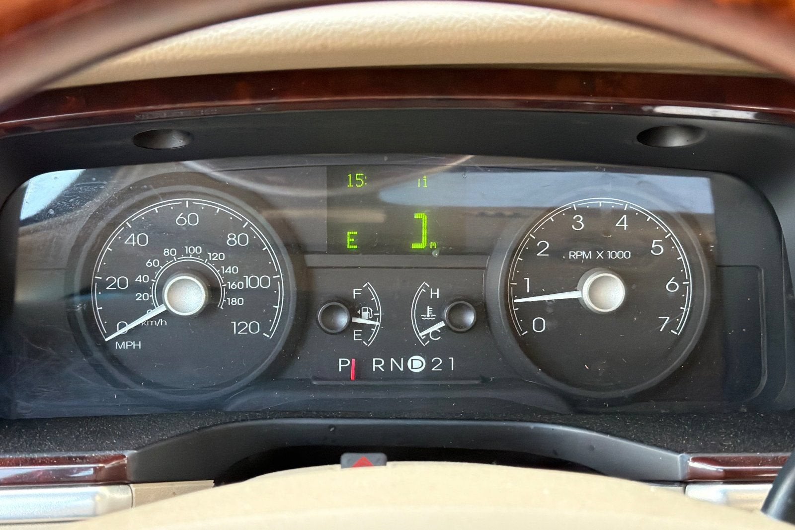 2006 Lincoln Town Car Signature Limited