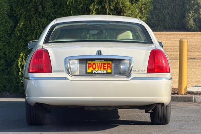 2006 Lincoln Town Car Signature Limited