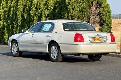 2006 Lincoln Town Car Signature Limited