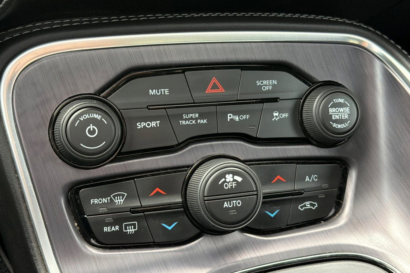 2018 Dodge Challenger 392 Hemi Scat Pack Shaker