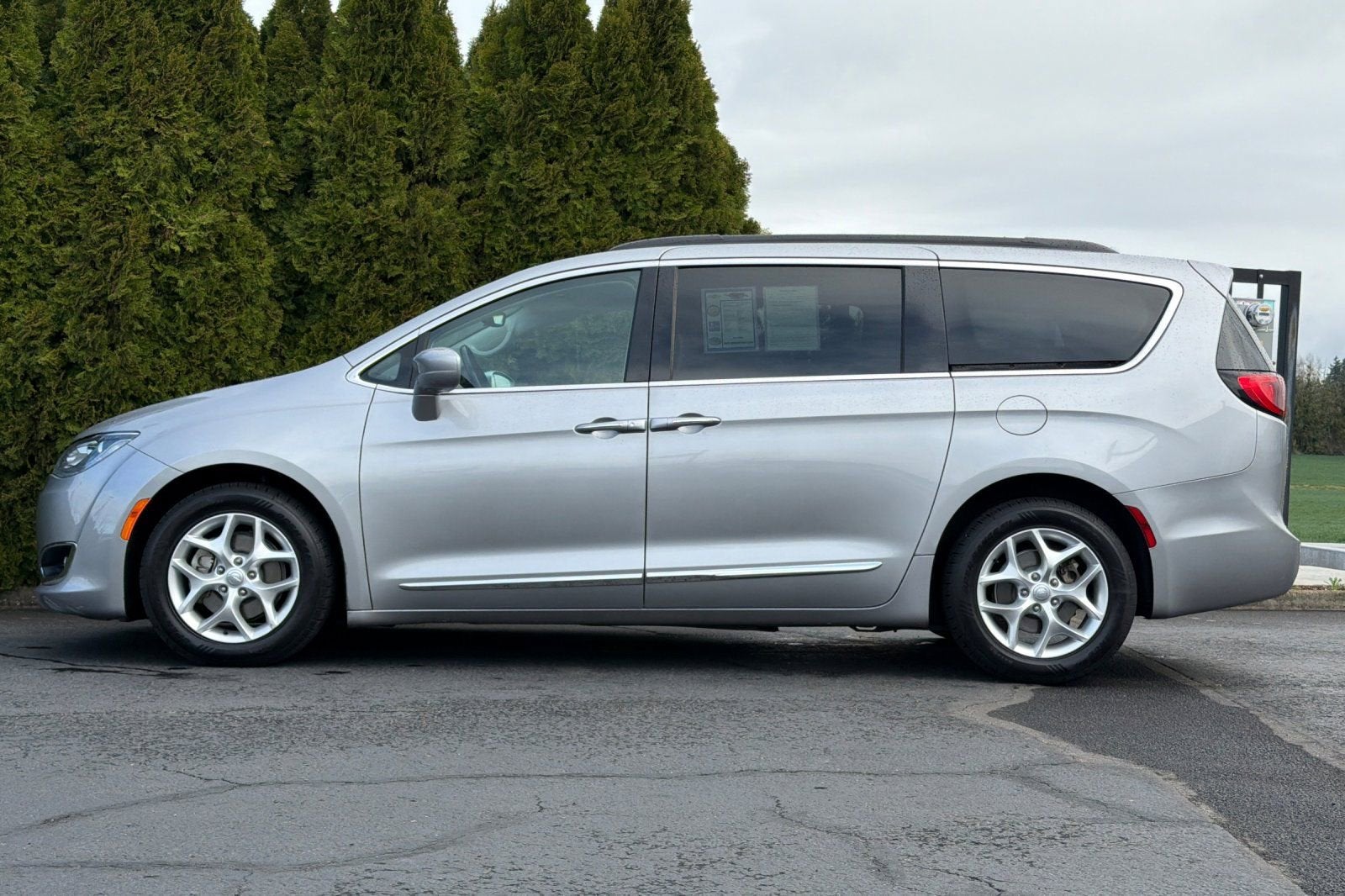 2017 Chrysler Pacifica Touring-L