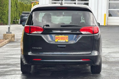 2022 Chrysler Voyager LX