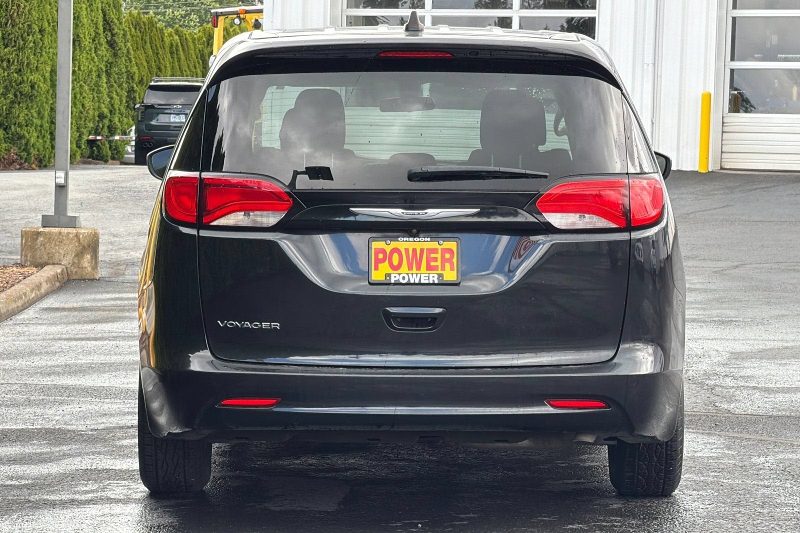2022 Chrysler Voyager LX