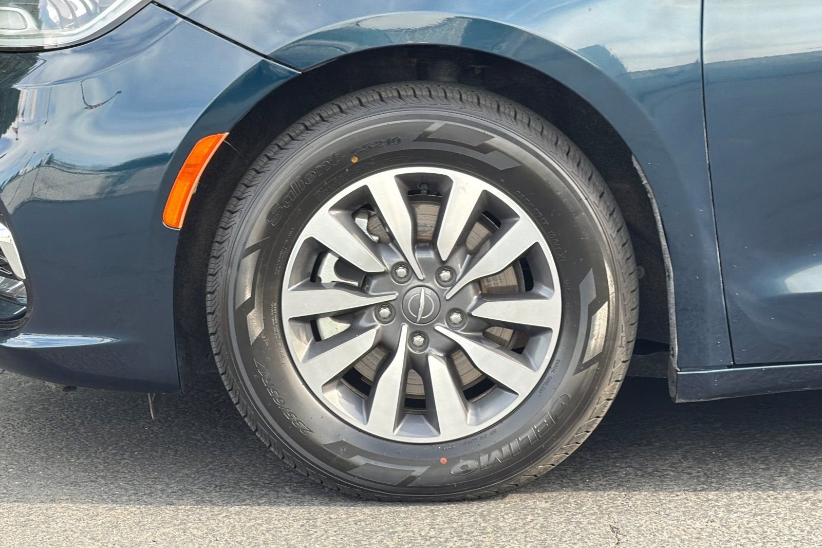2023 Chrysler Pacifica Hybrid Touring L
