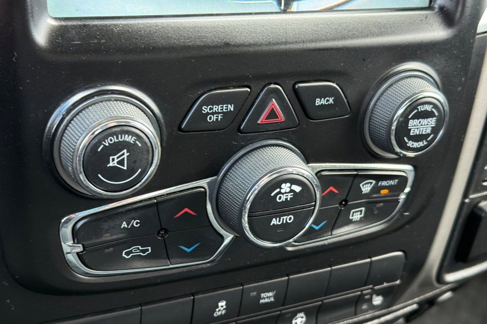 2020 RAM 1500 Classic SLT