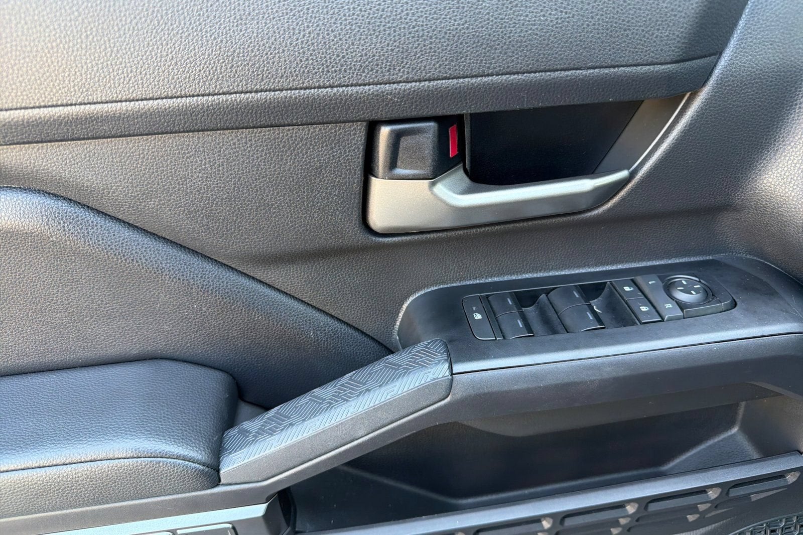 2025 Toyota Tacoma 4WD SR