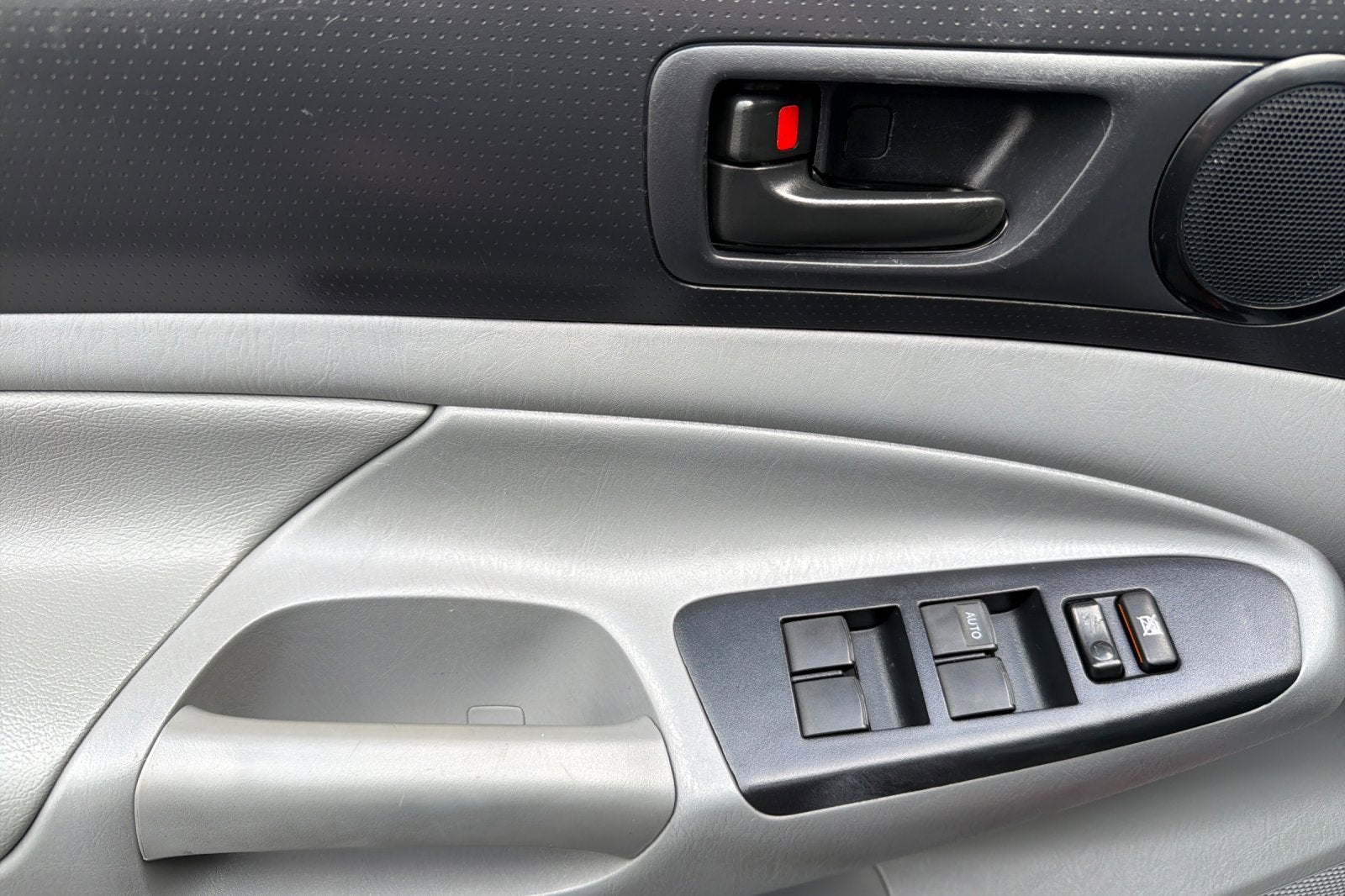 2012 Toyota Tacoma DBL CAB 4WD V6 AT